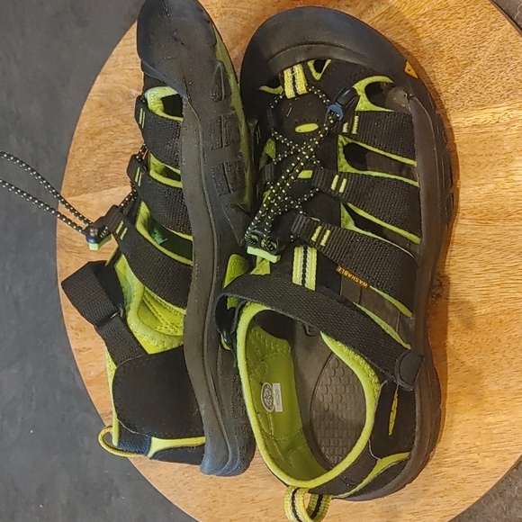 Youth size 5 Keen Sport Washable Sandal - Picture 1 of 5